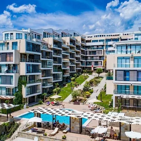 Sea Front View - Dolce 2 Apartment
