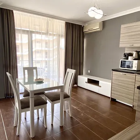 Sea Front View - Dolce 2 Apartment