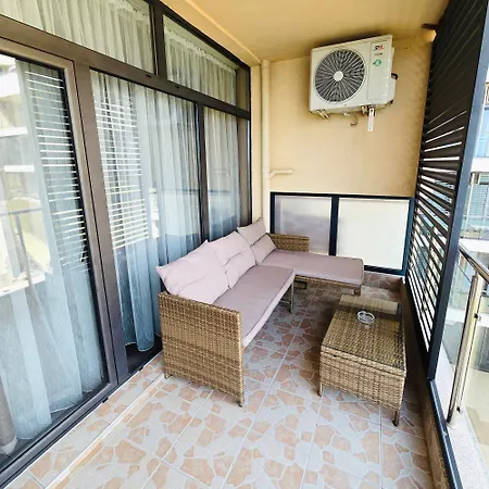 Sea Front View - Dolce 2 Apartment