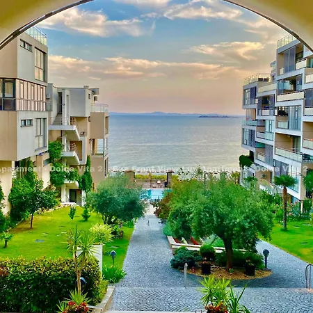 Sea Front View - Dolce 2 Apartment